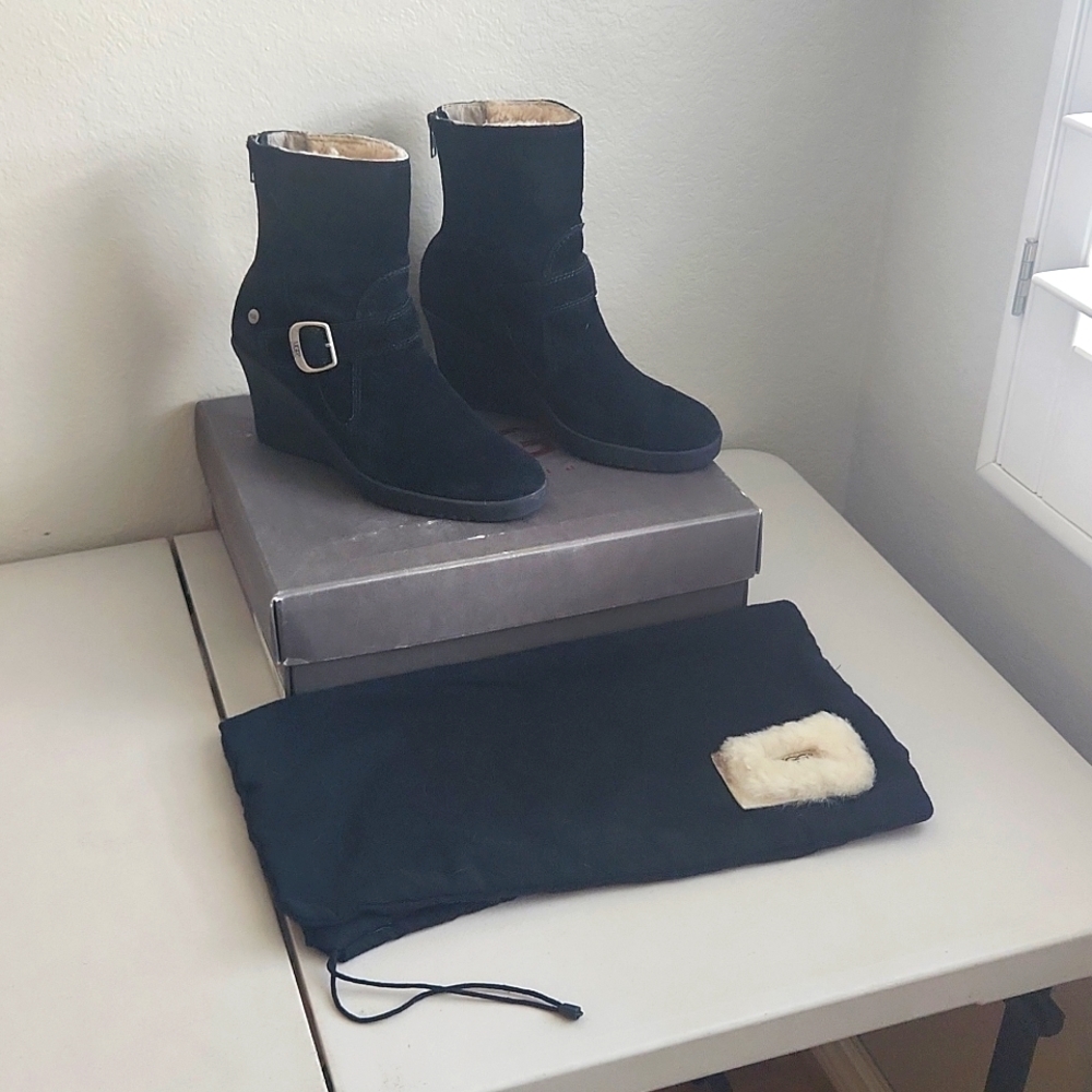 UGG Gissella Black Suede Wedge Boot.  Size 8.